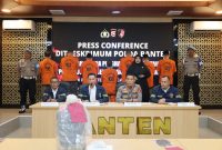 Polda Banten saat gelar kasus perusakan di PT Lotte. (Foto. Engkos Kosasih)