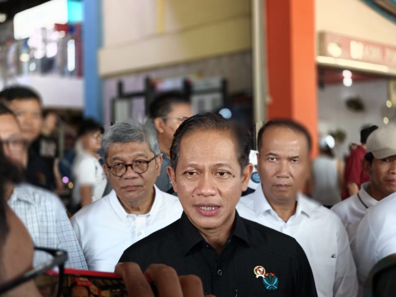 Kepala Badan Pengendalian Lingkungan Hidup Hanif Faisol Nurofiq saat memberikan  keterangan pers (*/DailyHits).
