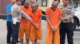 Para pelaku pencurian kendaraan bermotor di Kota Serang saat diamankan pihak kepolisian. (Istimewa)