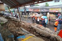 Pagar SDN 3 Pandeglang Ambrol usai Diguyur hujan. (Istimewa)