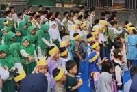 Puluhan pelajar Yayasan Qolbun Salim saat mengikuti MPLS. (Istimewa)