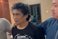 Oknum ASN Kemenag Banten, Sukma saat diamankan pihak kepolisian. (FOTO Tangkap Layar video)