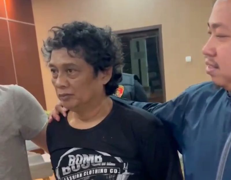 Oknum ASN Kemenag Banten, Sukma saat diamankan pihak kepolisian. (FOTO Tangkap Layar video)