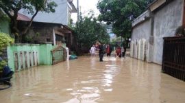 Sungai Cisadane meluap mengakibatkan banjir di Desa Tanjung Burung, Kabupaten Tangerang (Istimewa)