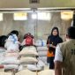 Satgas Pangan Polri saat Memeriksa Sejumlah Beras di Pasar. (Dokumentasi ChatNews)