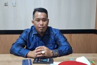 Jubir DPRD kabupaten serang, Praksi Demokrat, Azwar Anas, saat memberikan keterangan kepada pers. foto : (Dirhat/Dailyhits).