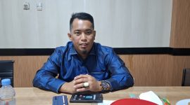 Jubir DPRD kabupaten serang, Praksi Demokrat, Azwar Anas, saat memberikan keterangan kepada pers. foto : (Dirhat/Dailyhits).