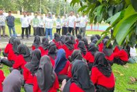Ketua DPRD Lebak, dr. Juwita Wulandari saat meninjau sekolah rakyat. (Istimewa)