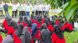 Ketua DPRD Lebak, dr. Juwita Wulandari saat meninjau sekolah rakyat. (Istimewa)