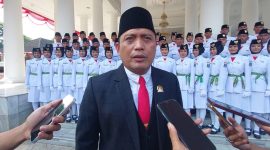 Ketua DPRD Kabupaten Serang  saat memberi keterangan pers jumat (15/8/2025) foto : Distriknews (taufik/Daiyhits)
