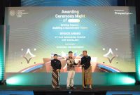 UBP Suralaya meraih penghargaan pada ajang Indonesia Social Responsibility Awards ISRA, Minggu (17/8/2025). Foto: (istimewa/Dailihits).