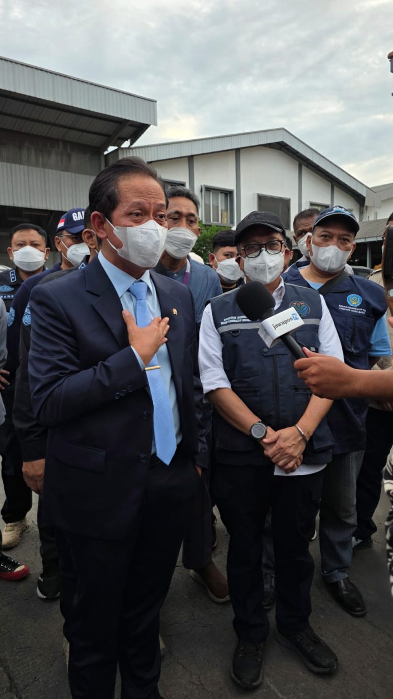 Kementrian lingkungan hidup saat memberikan keterangan kepada pers, kamis (21/8).