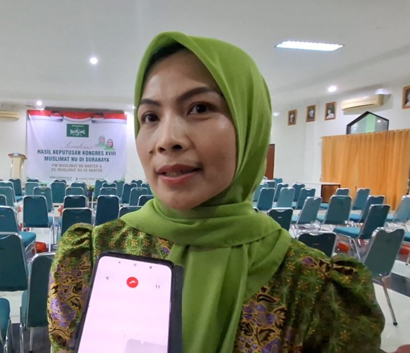 Bupati serang, Ratu rachmatuzakiyah, saat memberikan keterangan kepada pers. Foto : (dirhat/dailyhits).