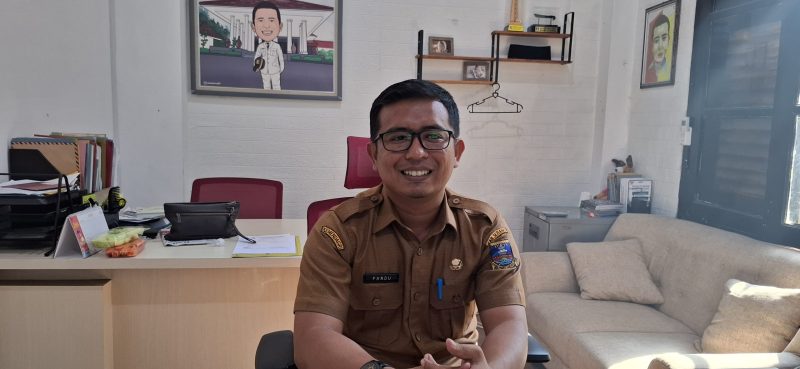 Kepala Bidang Pendataan, Pendaftaran dan Penetapan Bapenda Kabupaten Serang, Pandu Pangestu, memberikan keterangan kepada pers, Rabu (24/9). Foto : Dailyhits