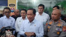 Kementrian lingkungan Hidup (KLH), Hanif Faisol Nurofiq memberikan Keterangan kepada Pers, Selasa (30/9), Foto : dir/Dailyhits.