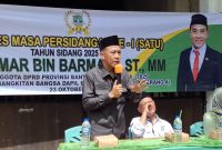 Anggota DPRD Provinsi Banten, Fraksi PKB, H. Umar Bin Barmawi, Memberikan keterangan kepada pers, Kamis (23/10) Foto : (Dir/Dailyhits)