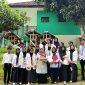 kelompok mahasiswa Fakultas Tarbiyah dan Keguruan (FTK) UIN SMH Banten, luncurkam program wirausaha Tanam Madu bersama MAN 2 Serang, foto : fit/Dailyhits.

