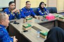 Plt sekertaris DPRD Kota Serang, Tri Ningsih bersama ASN, melakukan Rapat ulas uu 20/2023, Rabu, (1/10/) Foto : Dailyhits