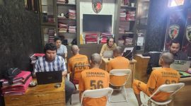 Empat pelaku perusakan PT BMG saat diamankan pihak kepolisian. (Istimewa)