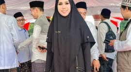 Semangat hari santri : Plt Sekwan DPRD Kota Serang, Tri Ningsih, Memberikan keterangan Kepada Pers. Rabu (22/10), foto : Ist/Dailyhits.