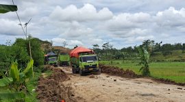 FOTO Ilustrasi Truk Tanah. (Istimewa)