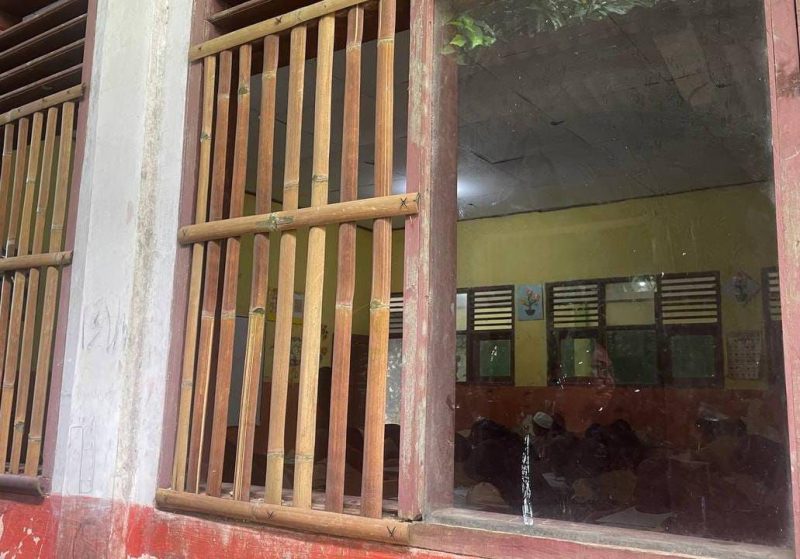 Fotret sekolah SDN Cirangkong 1 di Kecamatan Petir, Kabupaten Serang, Rusak parah tanpa sentuhan pemerintah, Foto: (Ist/Dailyhits).