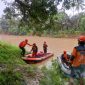 Tim SAR gabungan saat melakukan pencarian dua bocah yang hilang di Sungai Ciliman. (Istimewa)