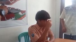 Korban kekerasan oleh pihak sekolah saat memberikan keterangan kepada awak media. (Istimewa)