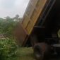 FOTO Tangkap Layar video truk Sampah Pemkab Serang saat buang sampah di Kabupaten Lebak. 