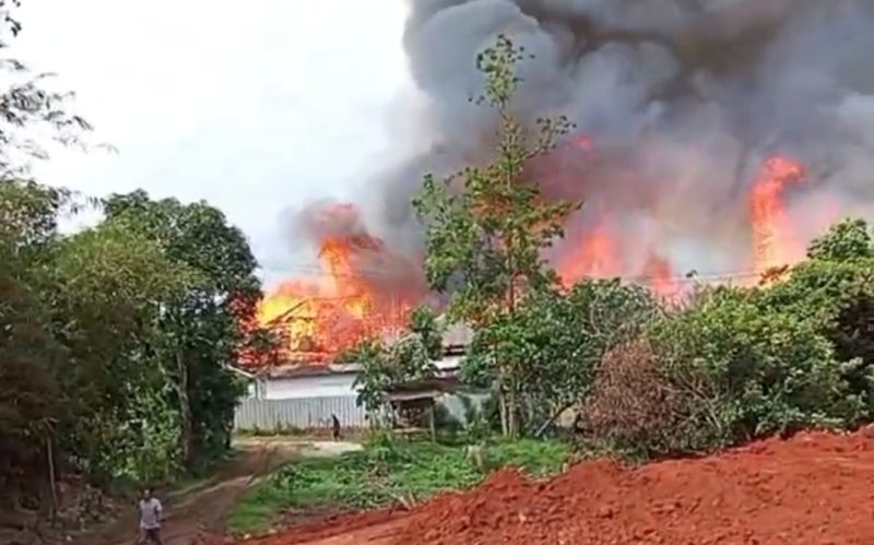 Kandang ayam di Kecamatan Sajira, Kabupaten Lebak ludes diamuk si jago merah. (FOTO Tangkap Layar video)
