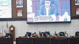 Wakil ketua DPRD Provinsi Banten, Yadi Budi Wibowo, Bemberikan Keterangan Usai Rapat Paripurna kepada pers, Foto : (Ist/Dailyhits).