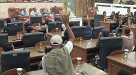 PKL Pasar Semi Rangkasbitung saat audiensi dengan DPRD Lebak. (Istimewa)