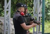 Founder BIL Grup, Moch. Nabil Jayabaya saat berlatih menembak. (Istimewa)