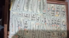 Uang Palsu Dolar Amerika yang berhasil diamankan petugas dari dua warga Banten. (Sok. Polda Banten)