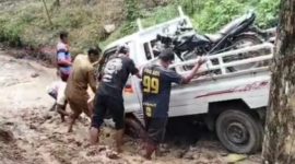 Kondisi jalan penghubung desa Hegarmanah dan Sindangratu, Kecamatan Panggarangan. (Istimewa)