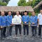 Dewan Pengurus KORPRI saat memberikan bantuan sumur bor kepada pemerintah desa Narimbang Mulya. (Istimewa)