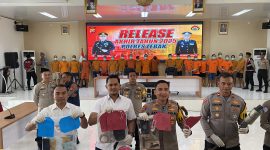 Kapolres Lebak, AKBP Herfio Zaki saat ungkap kasus di Mapolres Lebak. (Dailyhits)