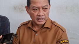 Wakil Bupati Serang, Najib Hamas, memberian keterangan kepada Pers, Senin (12/1) Foto: DAILYHITS.