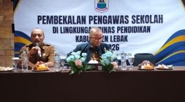 Kepala Dindik Lebak, Doddy Irawan saat memberikan pembekalan kepada pengawas sekolah baru. (Istimewa)