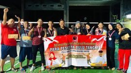 Anggota DPRD Banten, Ubaedillah (kelima dari kiri) bersama ketua DPRD Lebak, Juwita Wulandari (tengah) saat foto bersama. (Istimewa)