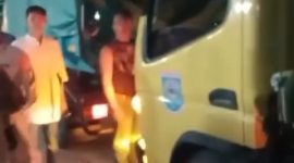 Truk Pengangkut Sampah Dari Kota Tangsel Menuju TPA Cilowong, Foto: (Dailyhits)