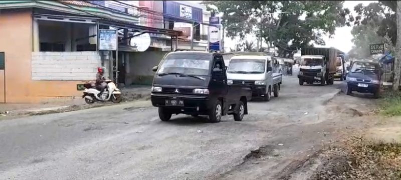 Kondisi Jalan Bypass Soekarno - Hatta dalam kondisi rusak parah. (Istimewa)