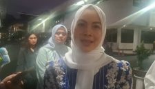 Bupati Serang, Ratu Rachmtuzakiyah memberikan keterangan kepada pers, Doc : (Dirhat/Dailyhits).