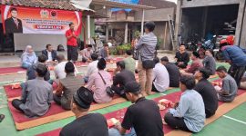 Anggota DPRD Banten, Ubaedillah saat menyapa warga Rangkasbitung. (Istimewa)
