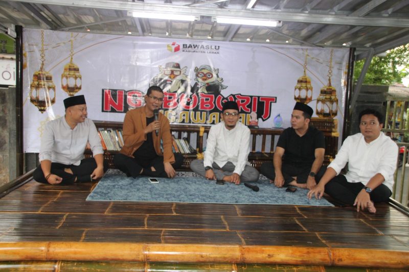 Bawaslu Lebak saat menggelar Ngabuburit Pengawasan. (Istimewa)