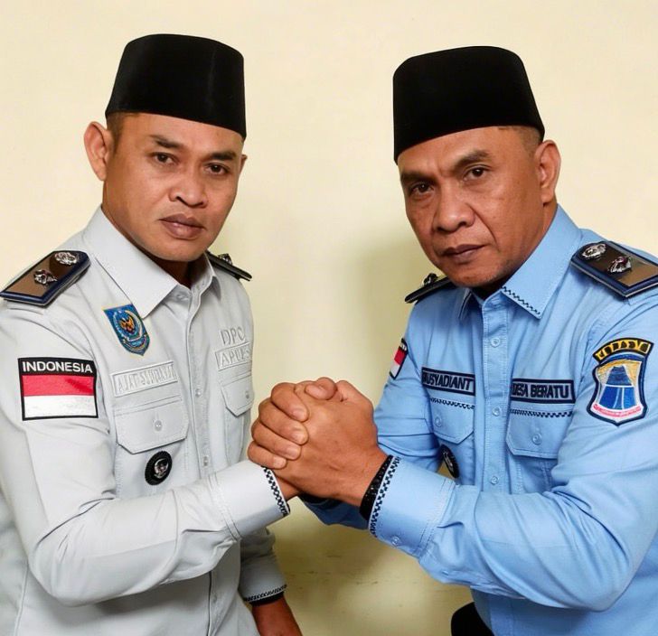 Ketua APDESI Lebak, Ajat Sudrajat (kiri) dan Ketua Desa Bersatu, Rusdianto (kanan). (Istimewa)