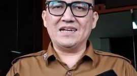 Kepala Bapenda Provinsi Banten, Berli Rizky Natakusumah, Memberikan Keterangan Kepada pers, Doc: (Dirhat/Dailyhits).