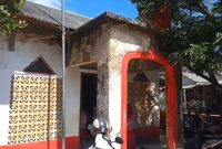 Kondisi musala yang digunakan oleh para pelajar kelas V SD Negeri 02 Karyabuana untuk belajar. (Istimewa)