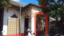 Kondisi musala yang digunakan oleh para pelajar kelas V SD Negeri 02 Karyabuana untuk belajar. (Istimewa)