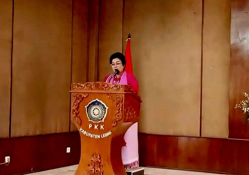 Ketua DWP Kabupaten Lebak, Reri Yoseline saat memberikan sambutan dalam acara. (Istimewa)